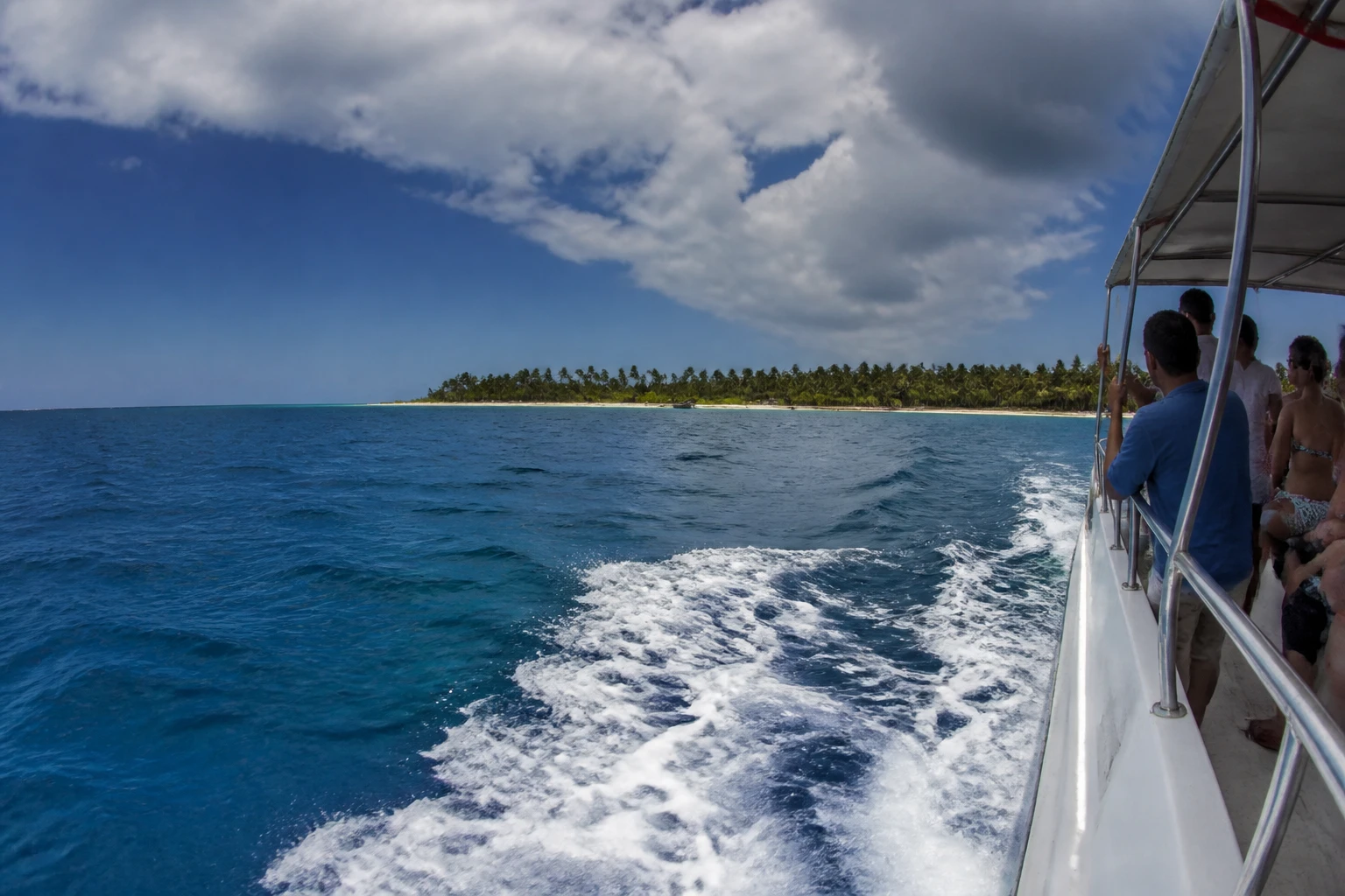 Changing marine weather during a Caribbean boat excursion
